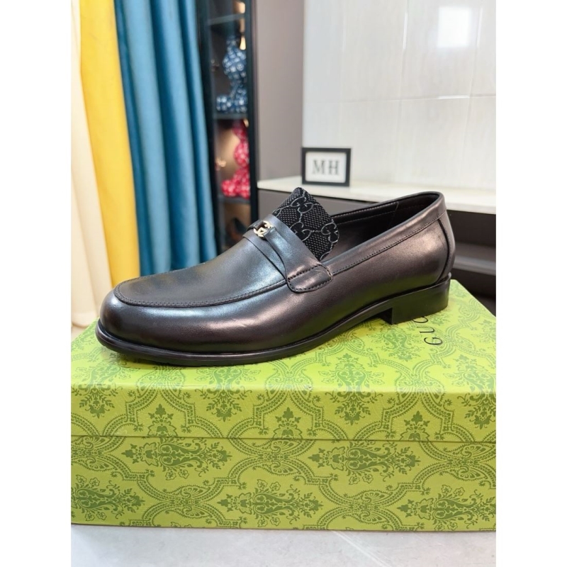 G*u*i leather shoes